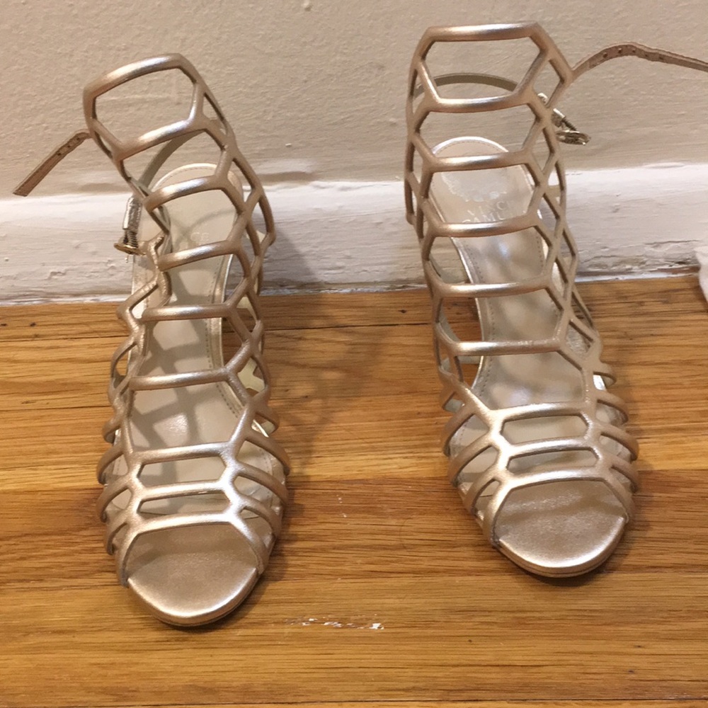 Vince Camuto Metallic heels
